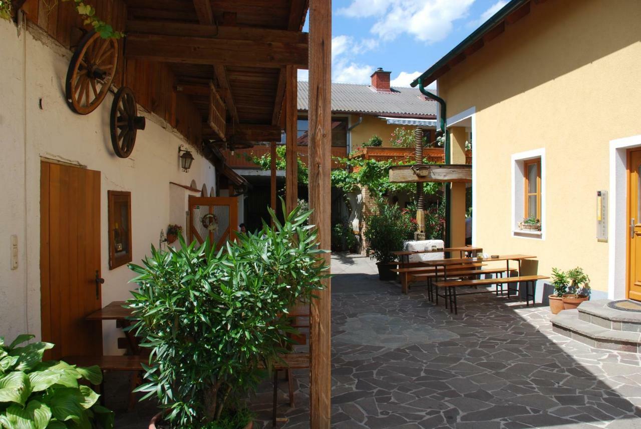 Weingut Jakob'S Ruhezeit Mautern Exterior photo